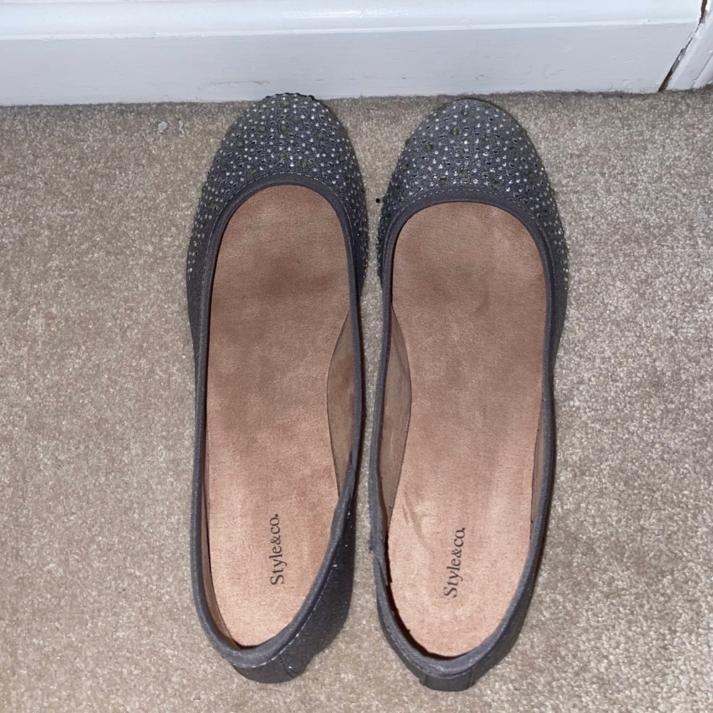 Flats - Picture 3 of 4